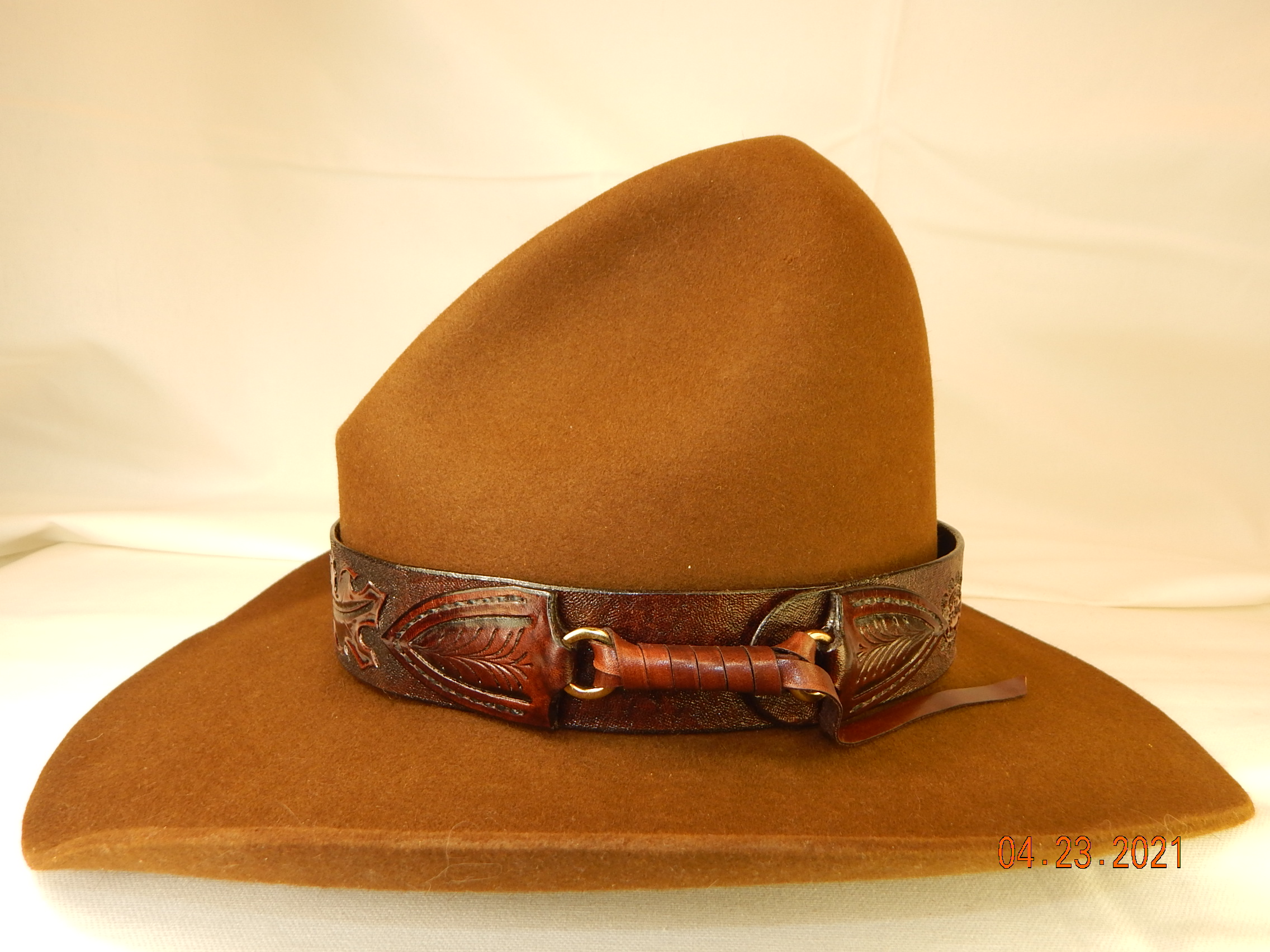 Leather Hat Band: Oakleaf Tooling