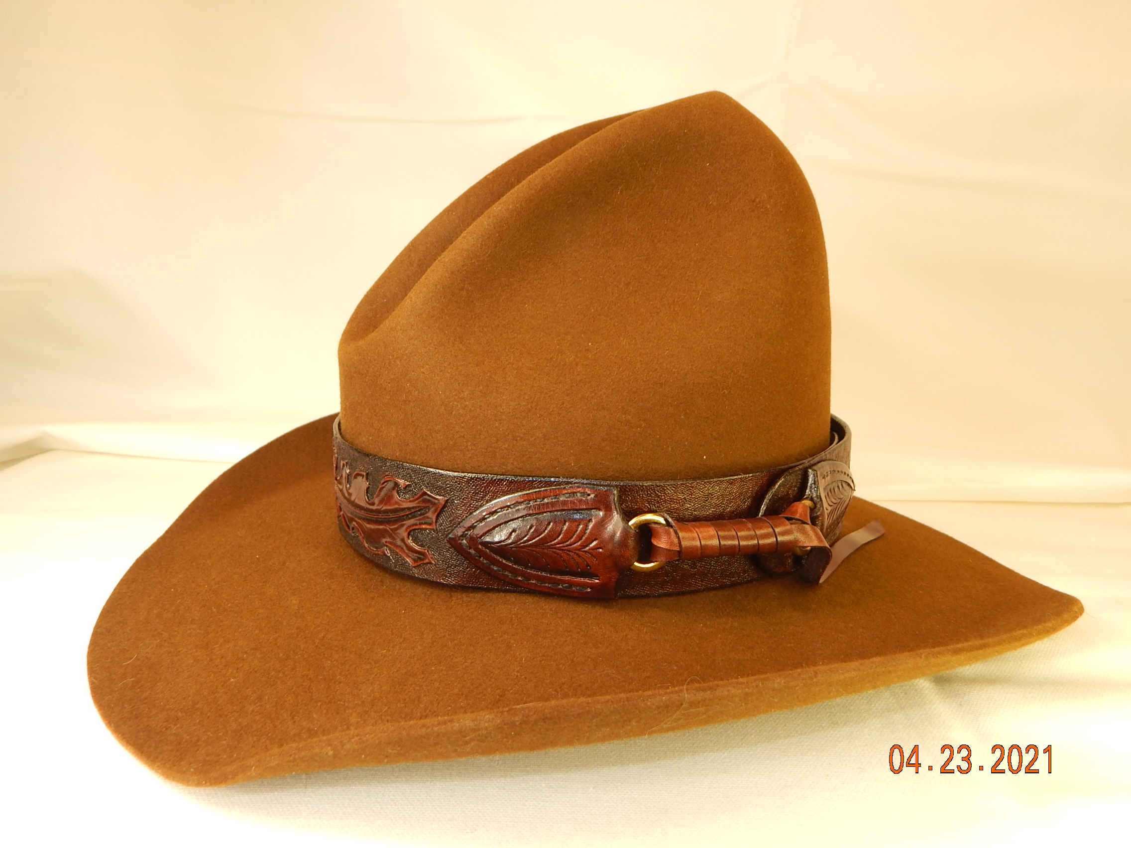 Leather Hat Band: Oakleaf Tooling