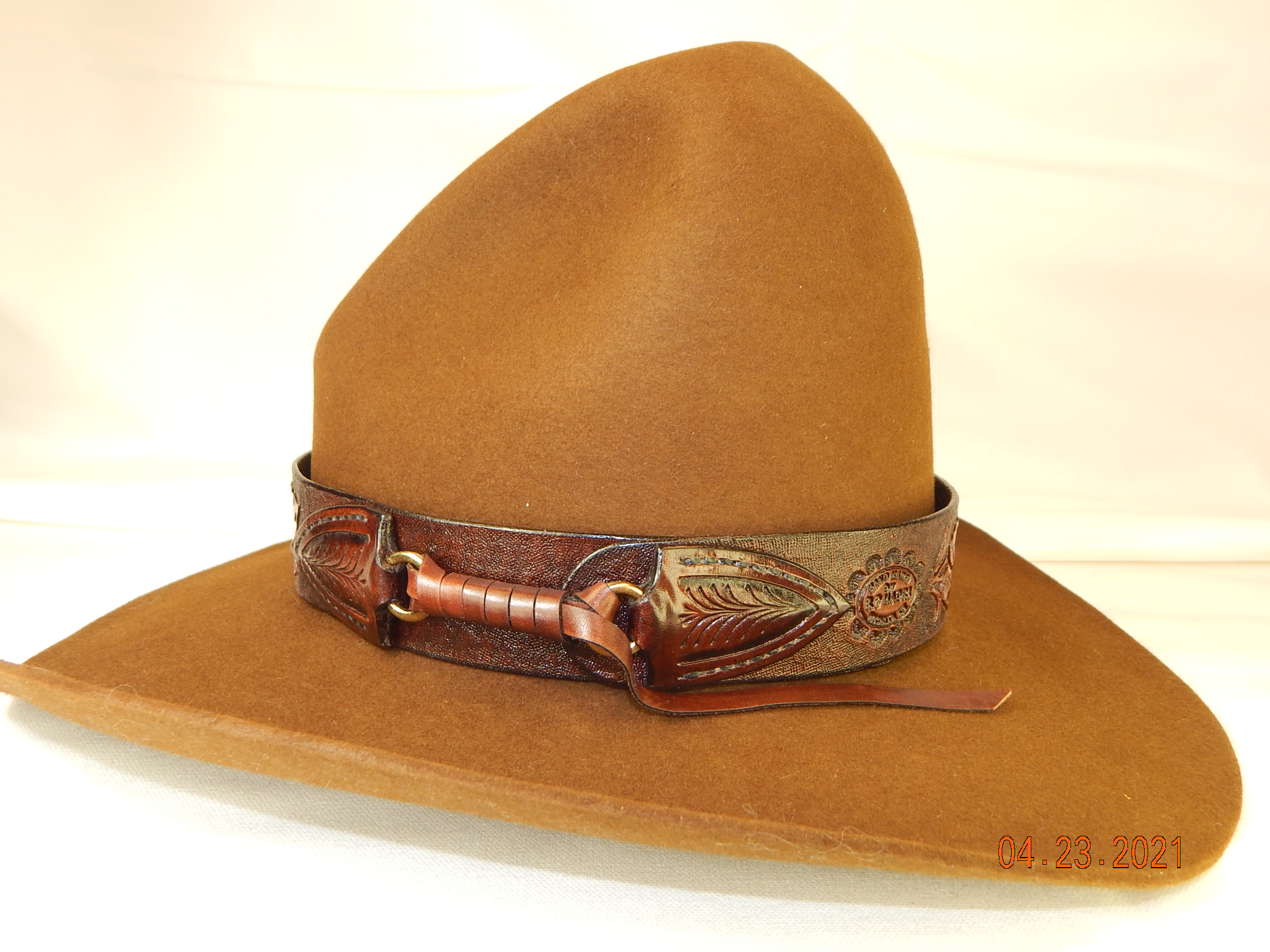 Leather Hat Band: Oakleaf Tooling