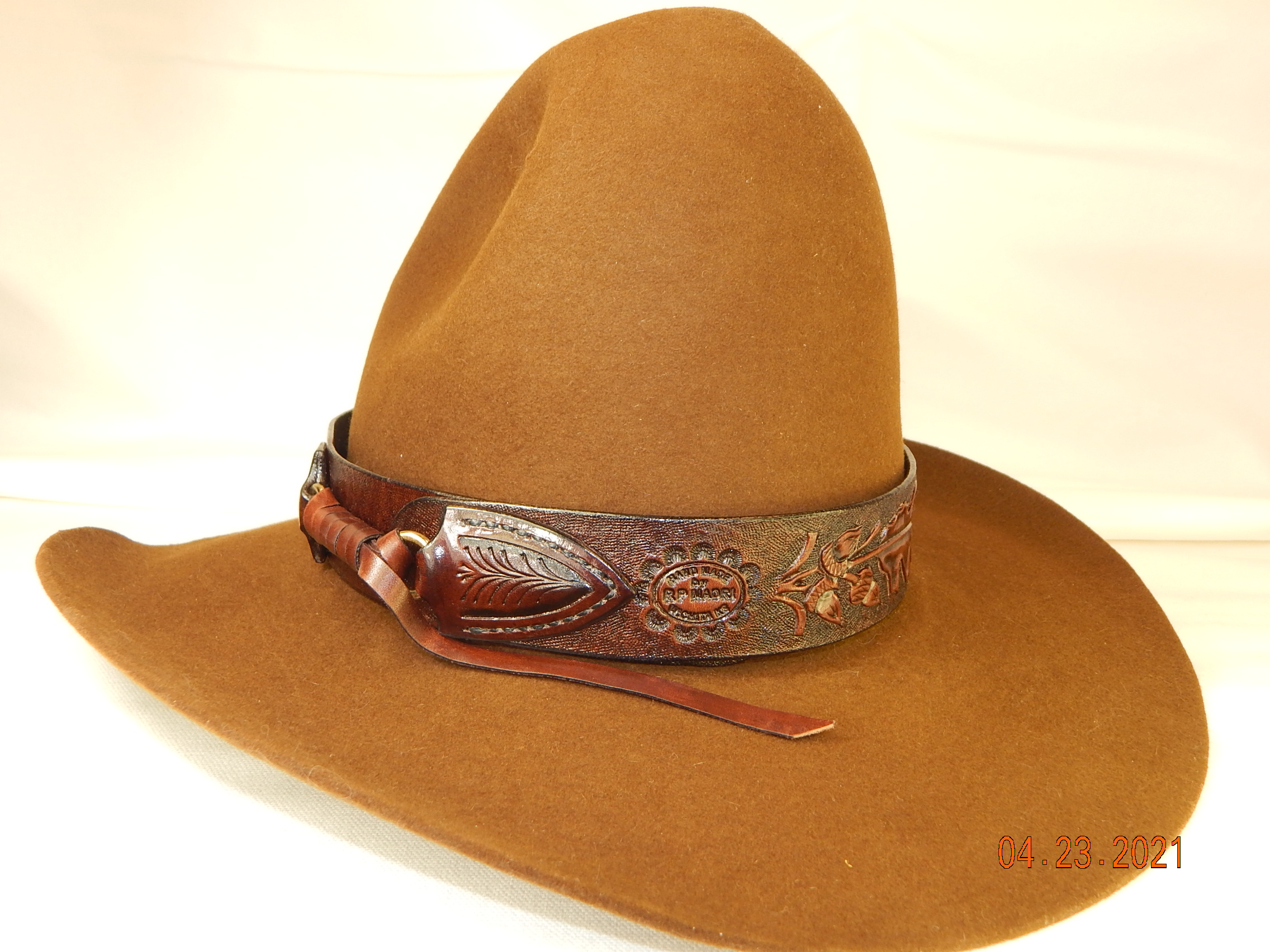 Leather Hat Band: Oakleaf Tooling