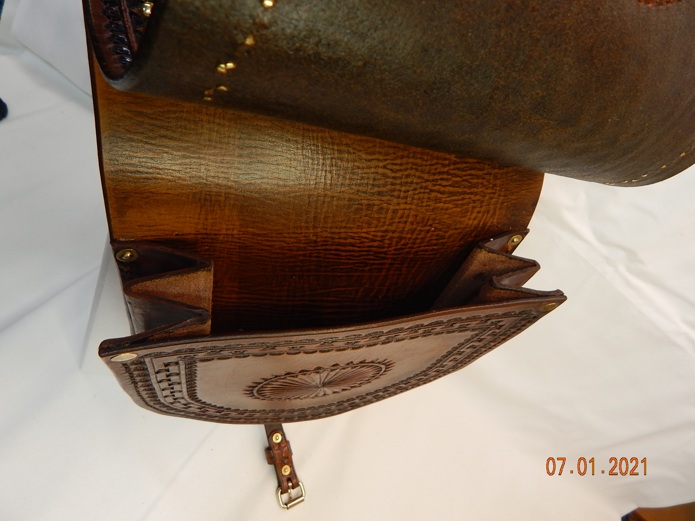 Leather Pommel Bags: Chamley Design
