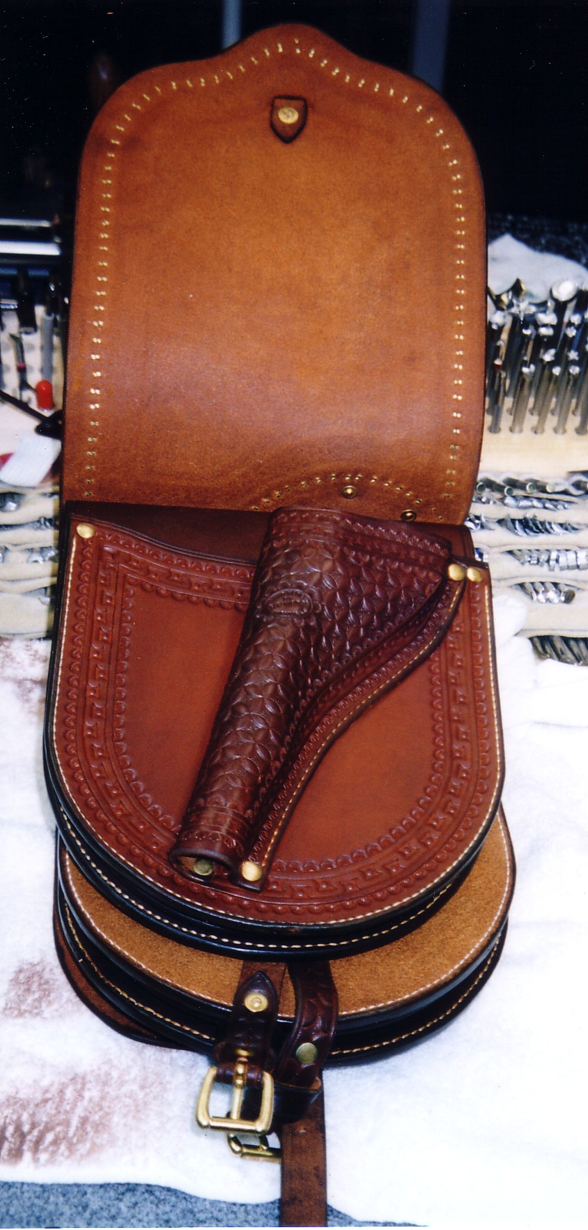 Leather Pommel Bags: Lepo Design